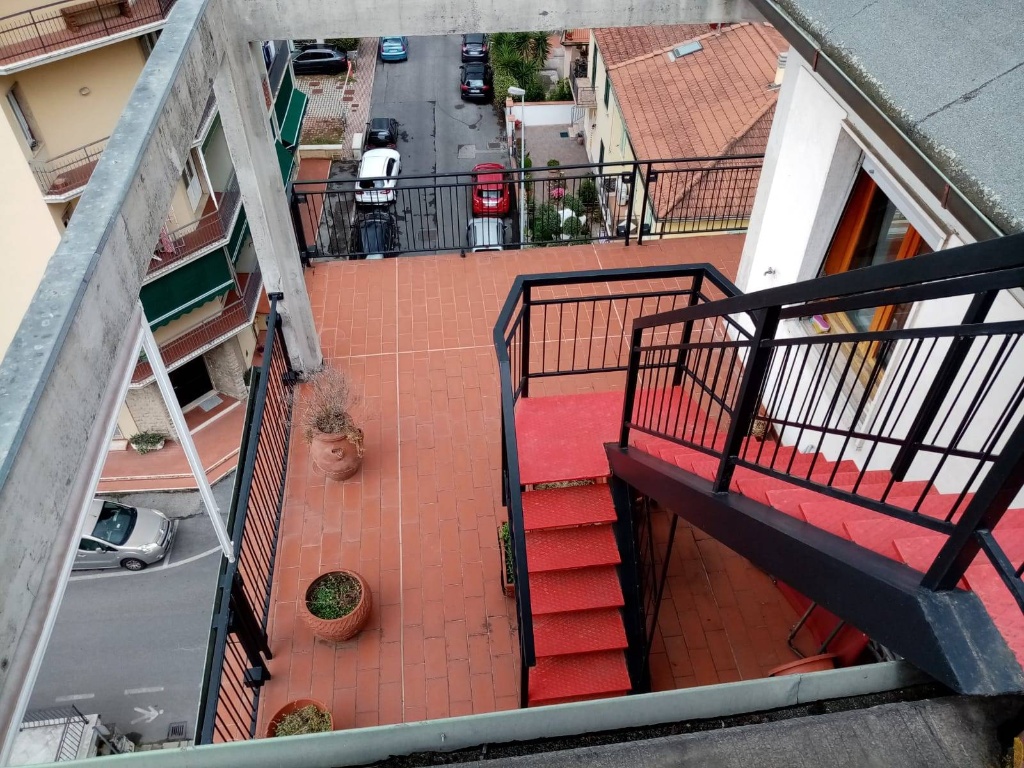 Attico a Pistoia, 8 locali, 2 bagni, 140 m², 5° piano, ascensore