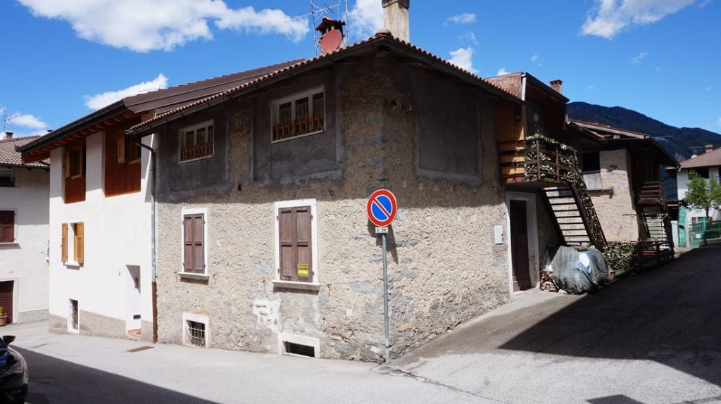 Casa indipendente a Pieve di Bono-Prezzo, 10 locali, 2 bagni, con box