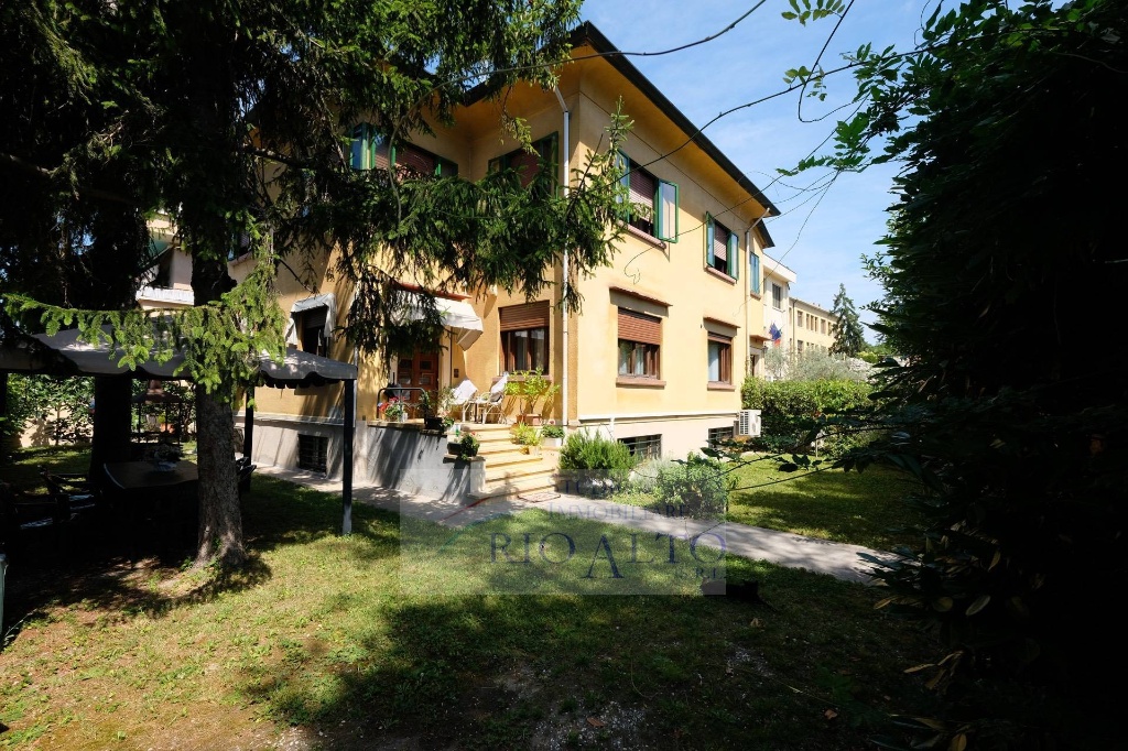 Casa indipendente a Venezia, 4 locali, 2 bagni, giardino privato