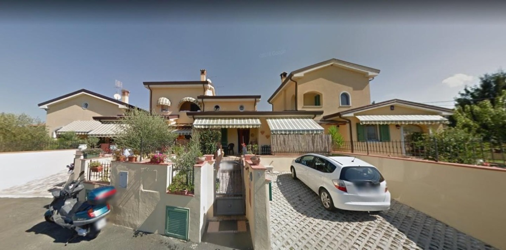 Villa a schiera a Castelnuovo Magra, 6 locali, 3 bagni, posto auto