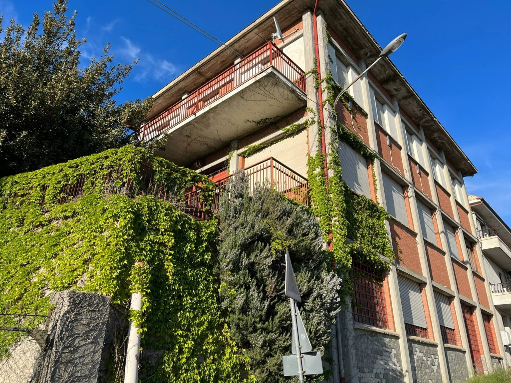 Palazzo in Strada Briccone, Costigliole d'Asti, 10 locali, 4 bagni