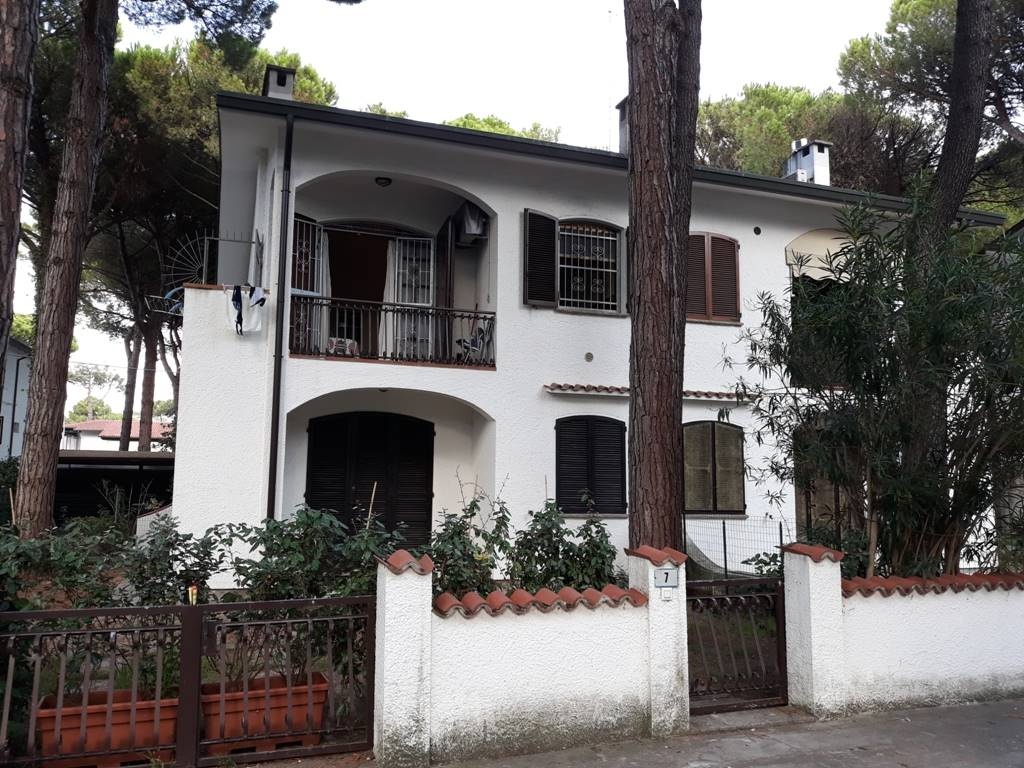 Villa in Via Leoncavallo 5, Comacchio, 4 locali, 2 bagni, posto auto