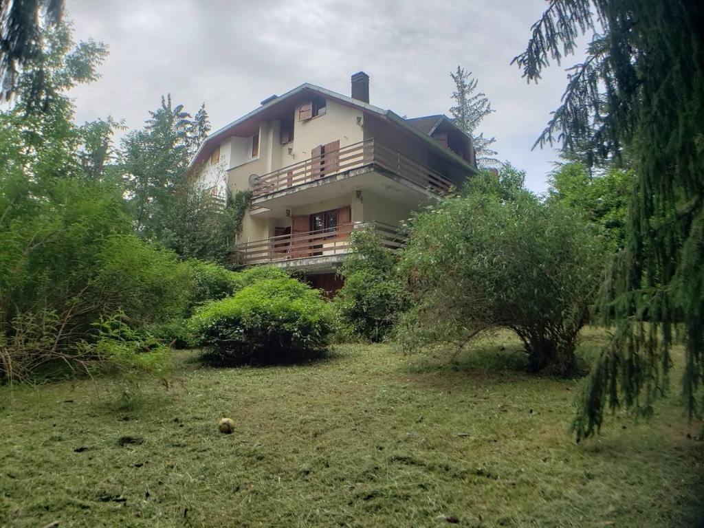 Villa ad Arcinazzo Romano, 9 locali, 4 bagni, giardino privato, 160 m²