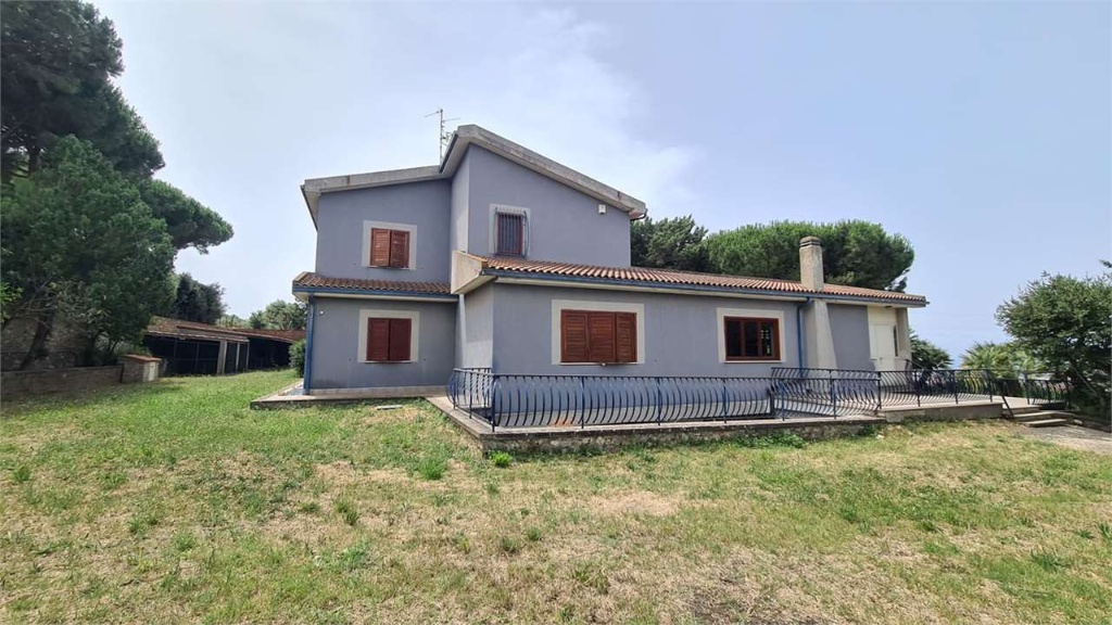 Villa a Civitavecchia, 6 locali, 400 m² in vendita