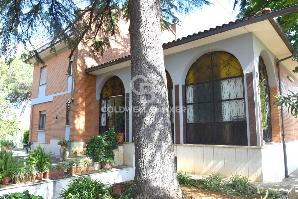 Villa singola in Via Polombarese, Sant'Angelo Romano, 8 locali, 600 m²