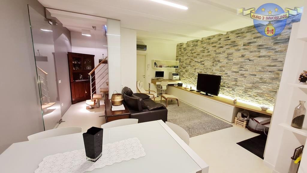 Appartamento a San Benedetto del Tronto, 7 locali, 2 bagni, garage