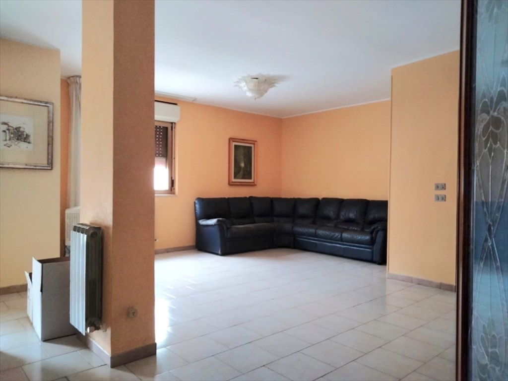 Appartamento in Via sbarre centrali, Reggio di Calabria, 5 locali