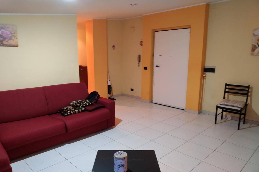 Appartamento in Via poverella, Montalto Uffugo, 5 locali, 1 bagno