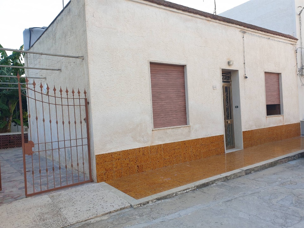 Casa indipendente in Contrada Addolorata, Marsala, 5 locali, 2 bagni