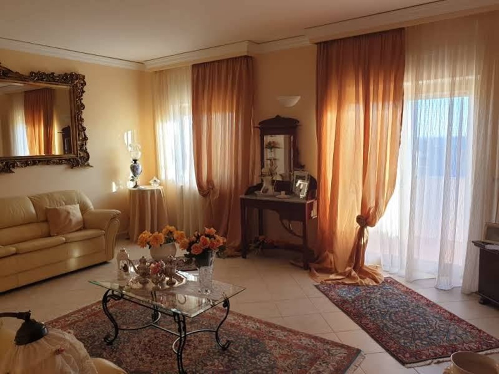 Appartamento in Via Dante Alighieri, Marsala, 5 locali, 2 bagni