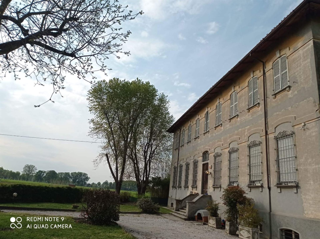 Villa a Monticelli d'Ongina, 12 locali, 2 bagni, giardino privato