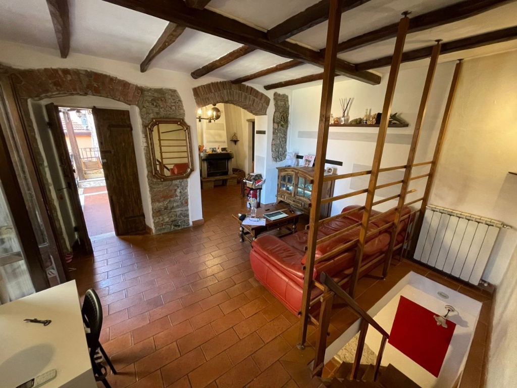 Casa semindipendente a Santo Stefano di Magra, 4 locali, 1 bagno