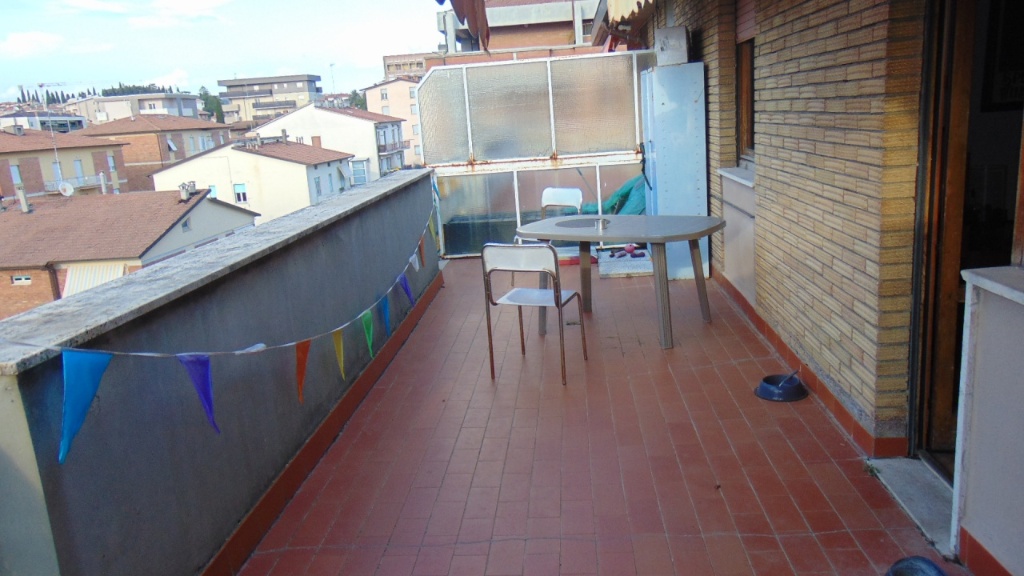 Attico a Perugia, 3 locali, 1 bagno, 70 m², 7° piano, terrazzo