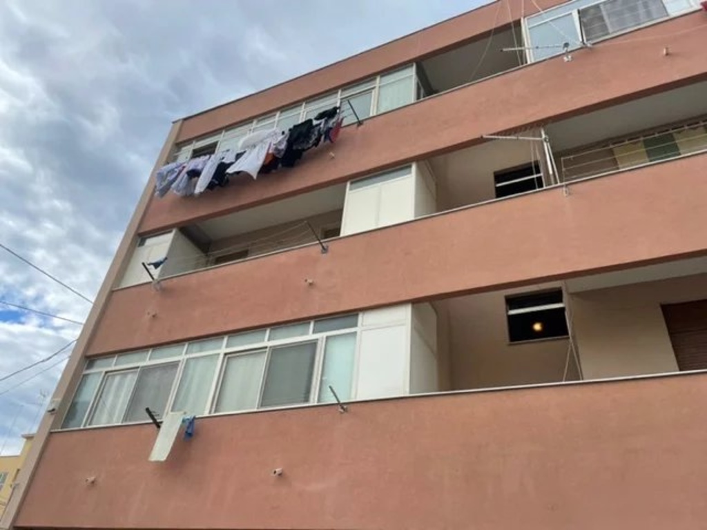 Trilocale in Via Domenico Ruggieri, Siracusa, 3° piano, porta blindata