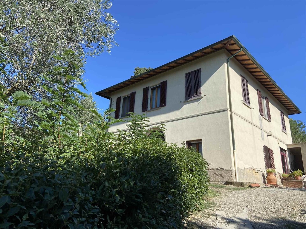 Casa indipendente a Castelfiorentino, 8 locali, 2 bagni, 196 m²