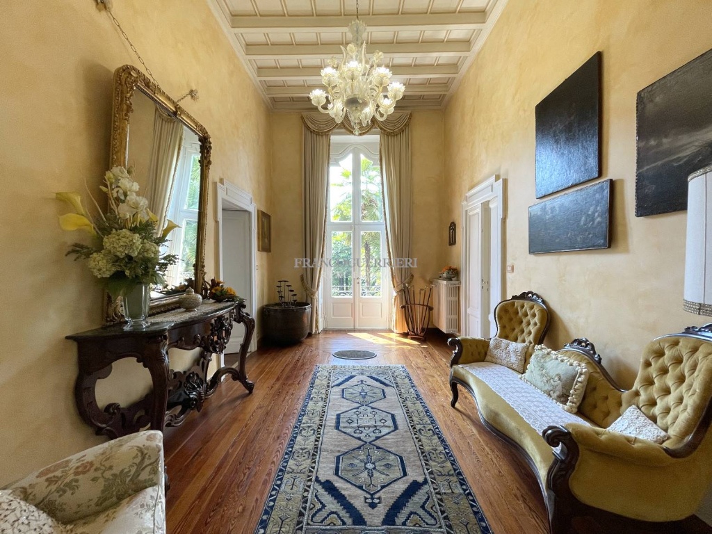 Villa in Via San Giuseppe, Merate, 10 locali, 4 bagni, 870 m²