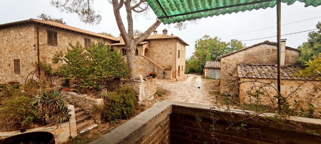 Casale in Colonna di Montarrenti, Sovicille, 28 locali, 1400 m²