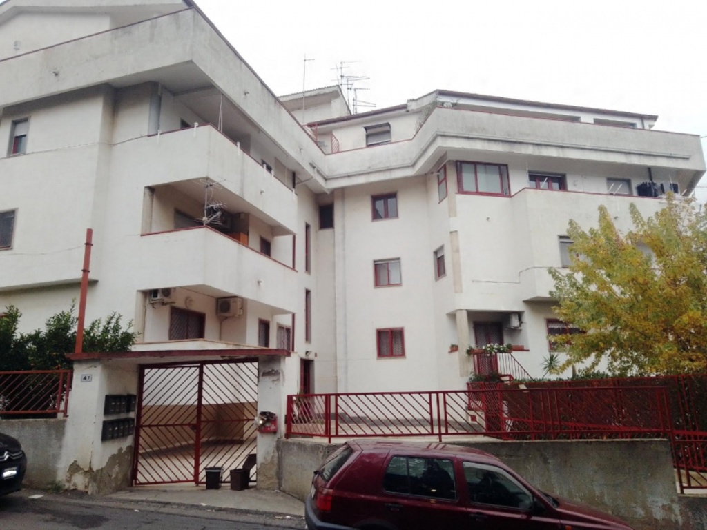 Appartamento in Via Leonardo da Vinci, Castrolibero, 2 bagni, 152 m²