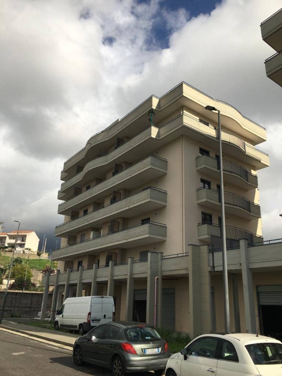 Bilocale a Salerno, 2 bagni, 80 m², 2° piano, ascensore in vendita