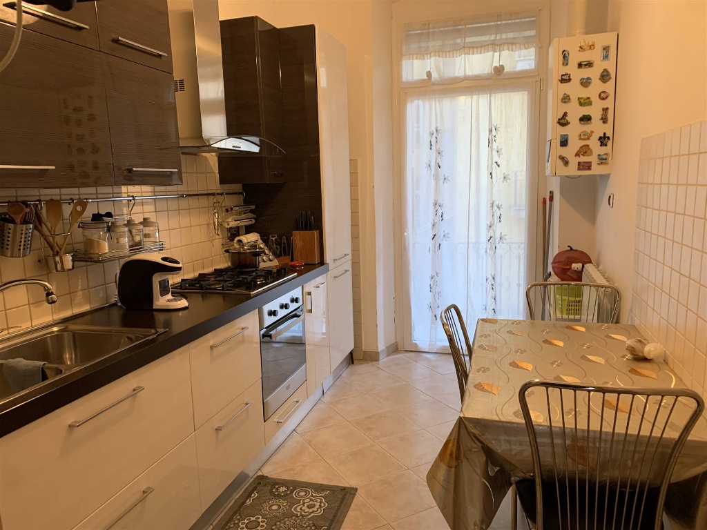 Appartamento a La Spezia, 6 locali, 1 bagno, 100 m², 2° piano