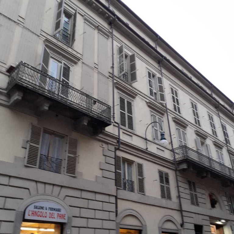 Appartamento in Via San Francesco da Paola 29, Torino, 5 locali