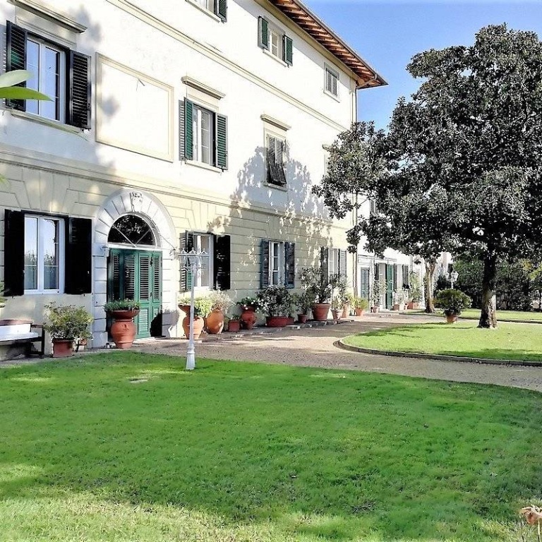 Casa indipendente in Gello, Pistoia, 12 locali, 6 bagni, posto auto