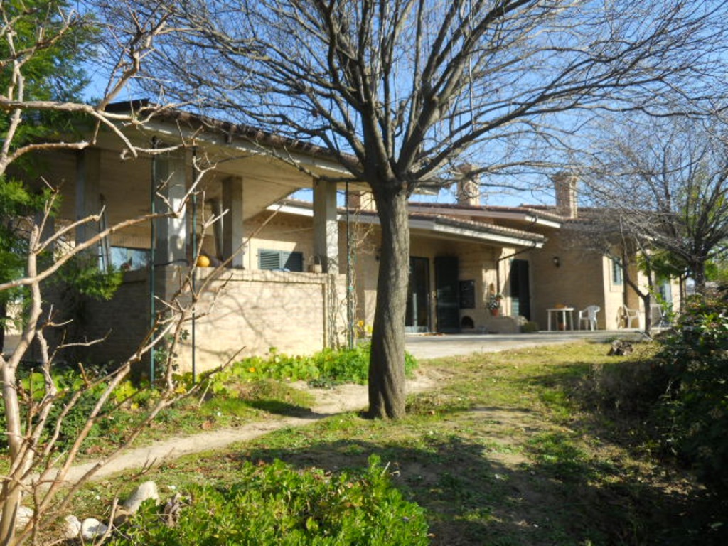Villa singola in Strada provinciale 54, Monteprandone, 10 locali