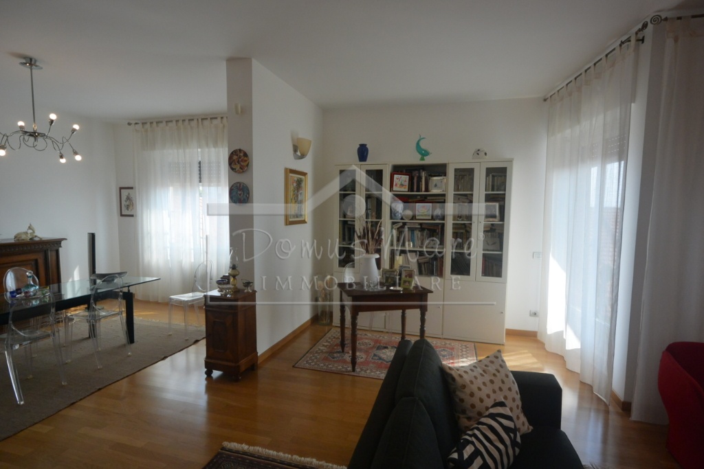 Appartamento in Via Pozzo Bonello, Savona, 5 locali, 1 bagno, 130 m²