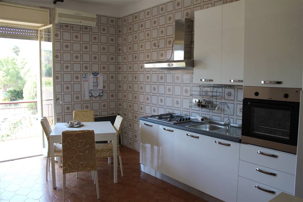 Appartamento in Via Vittorio Emanuele 549, Canicattini Bagni, 6 locali