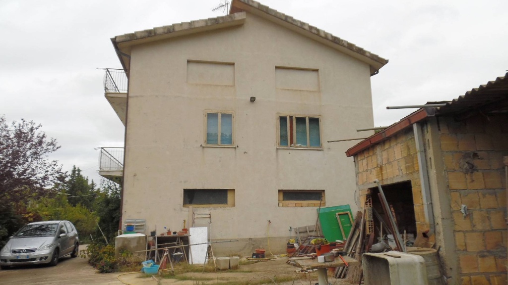 Casa indipendente in Via Carabinieri, Ripatransone, 5 locali, 1 bagno