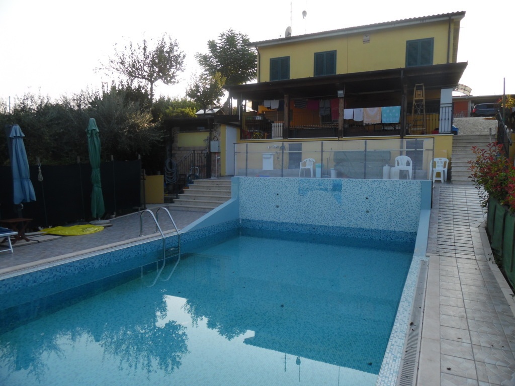 Villa in Contrada Carpineto, Monsampolo del Tronto, 7 locali, 4 bagni