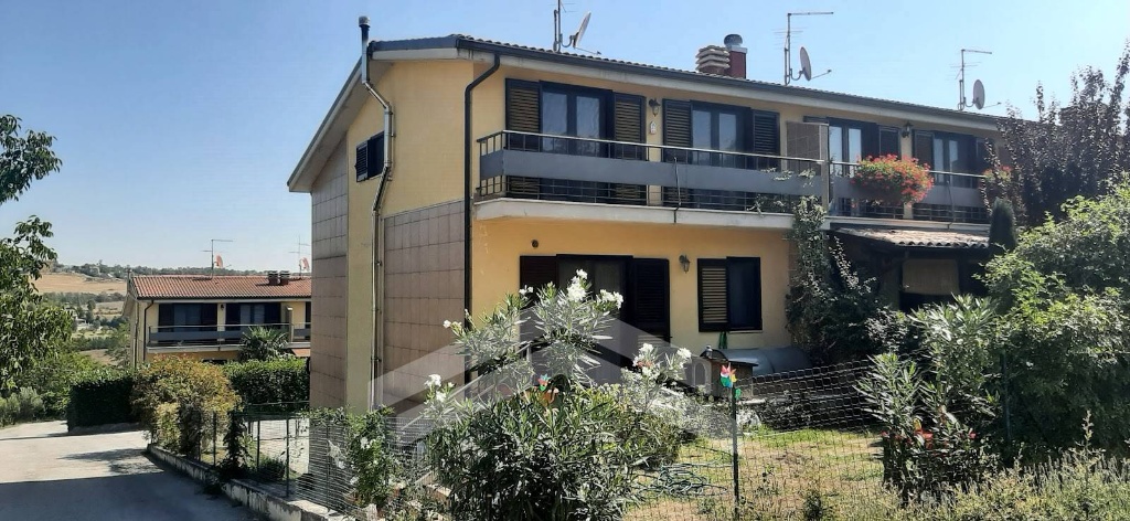 Villa a schiera in Via S. Giovanni in Golfo, Campobasso, 7 locali