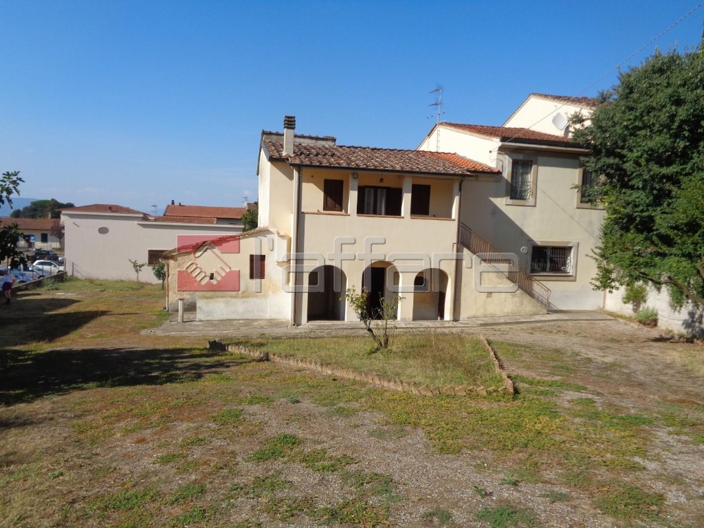 Casa singola a Capannoli, 5 locali, 1 bagno, giardino privato, 195 m²