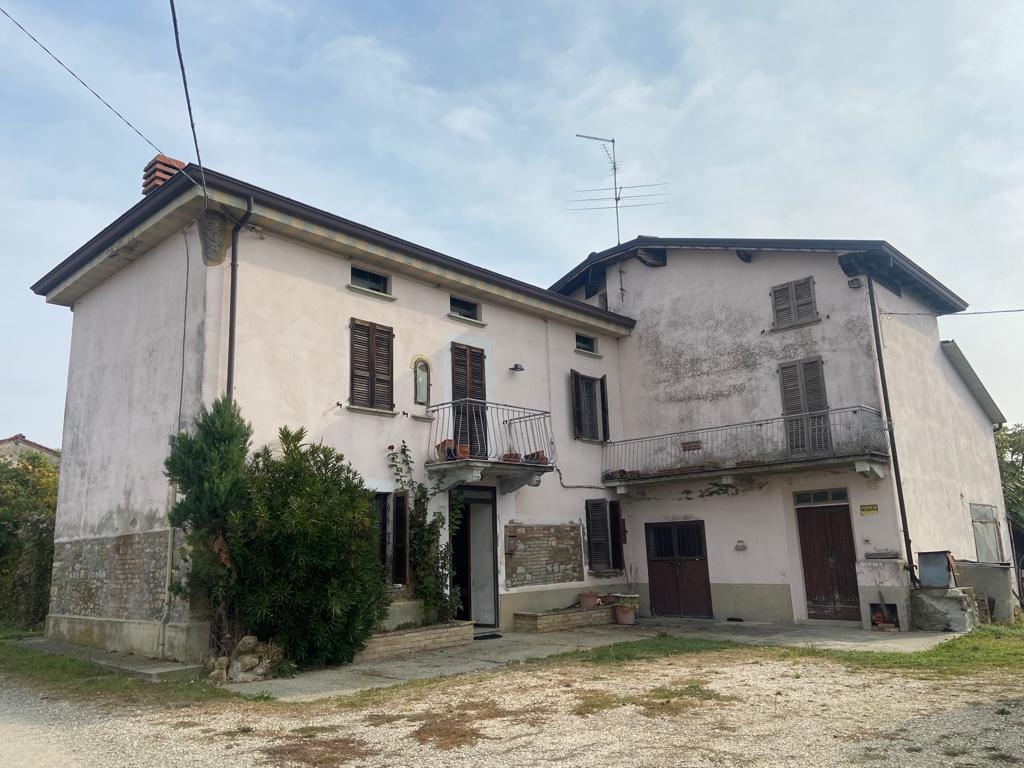 Villa singola a Carpaneto Piacentino, 4 locali, 200 m², stato discreto