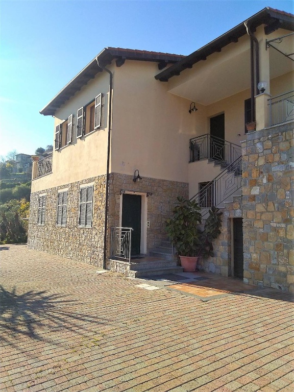 Villa in Via degli Inglesi, Bordighera, 7 locali, 3 bagni, 130 m²