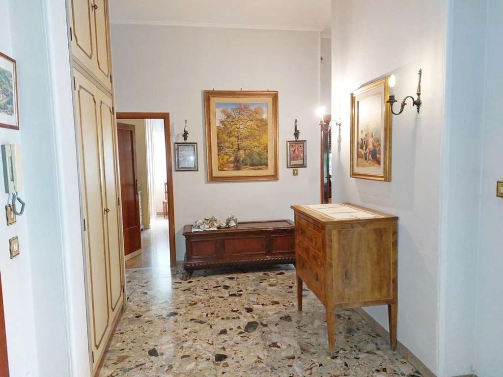 Appartamento in Viale Don Minzoni, Siena, 5 locali, 1 bagno, 125 m²