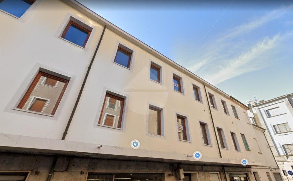 Stabile in Viale trieste, Rovigo, 11 locali, 7 bagni, 487 m²