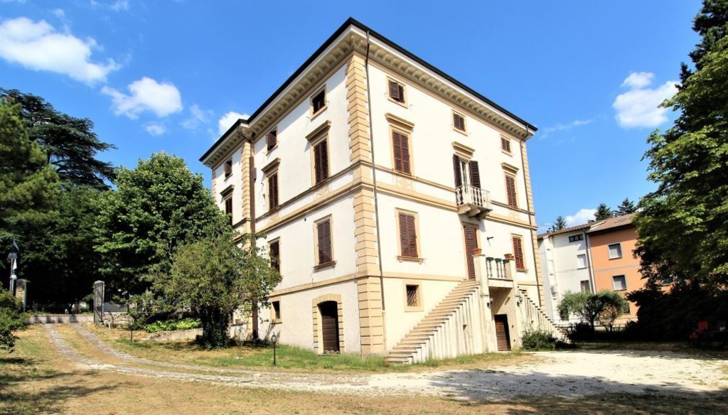Villa in Via Giacomo Matteotti, Sigillo, 9 locali, 2 bagni, arredato