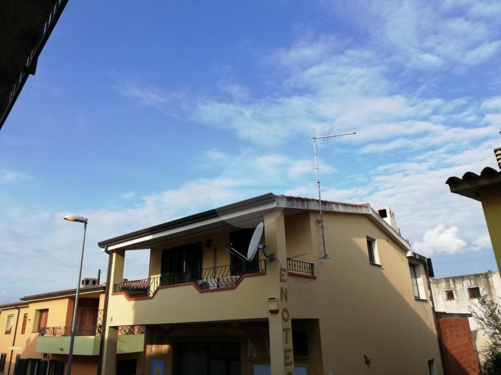 Casa indipendente in Via Repubblica, Posada, 8 locali, arredato