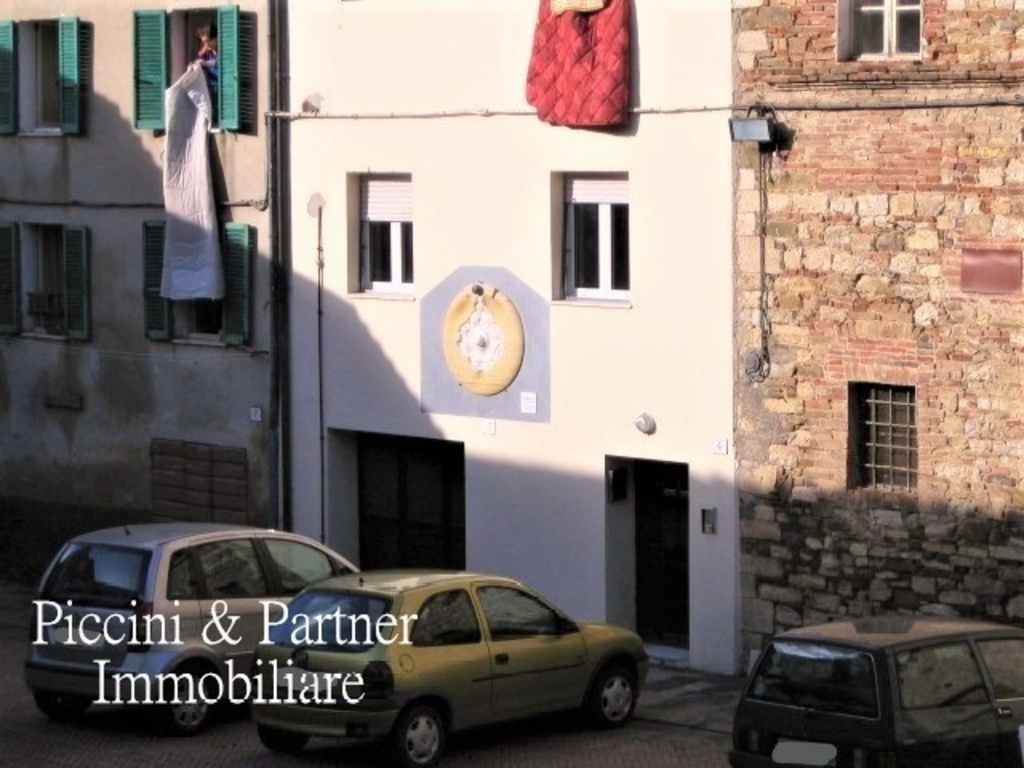Casa semindipendente in Via Interna Mugnano 1, Perugia, 10 locali