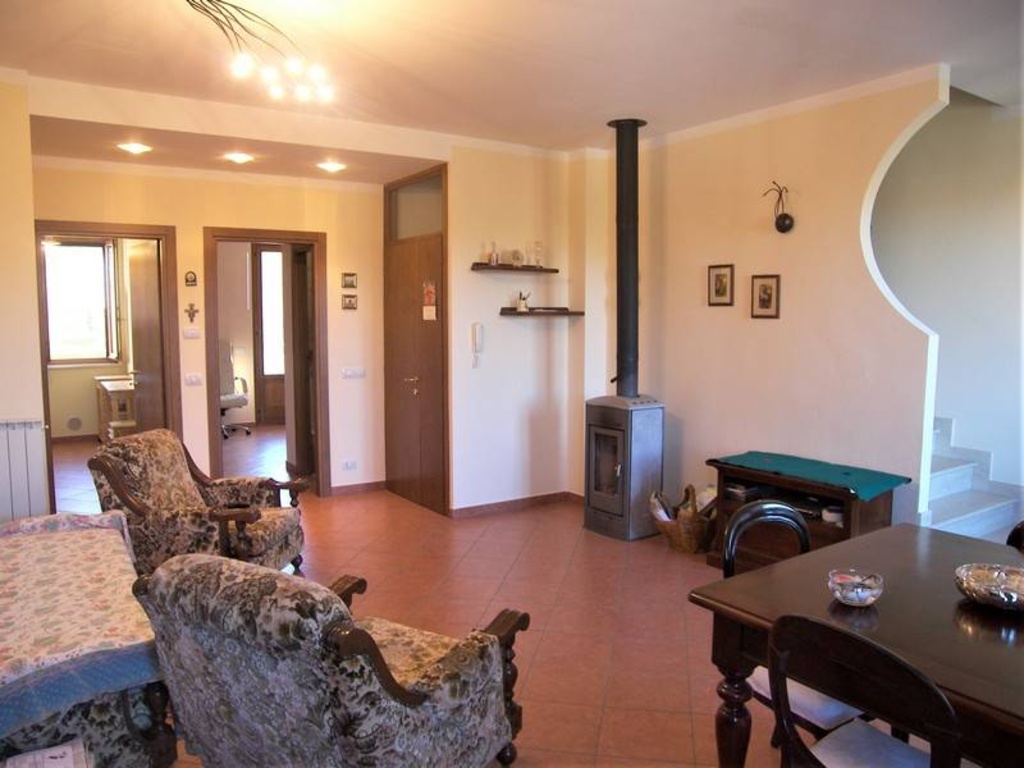 Appartamento a Torrita di Siena, 5 locali, 2 bagni, 120 m², 1° piano
