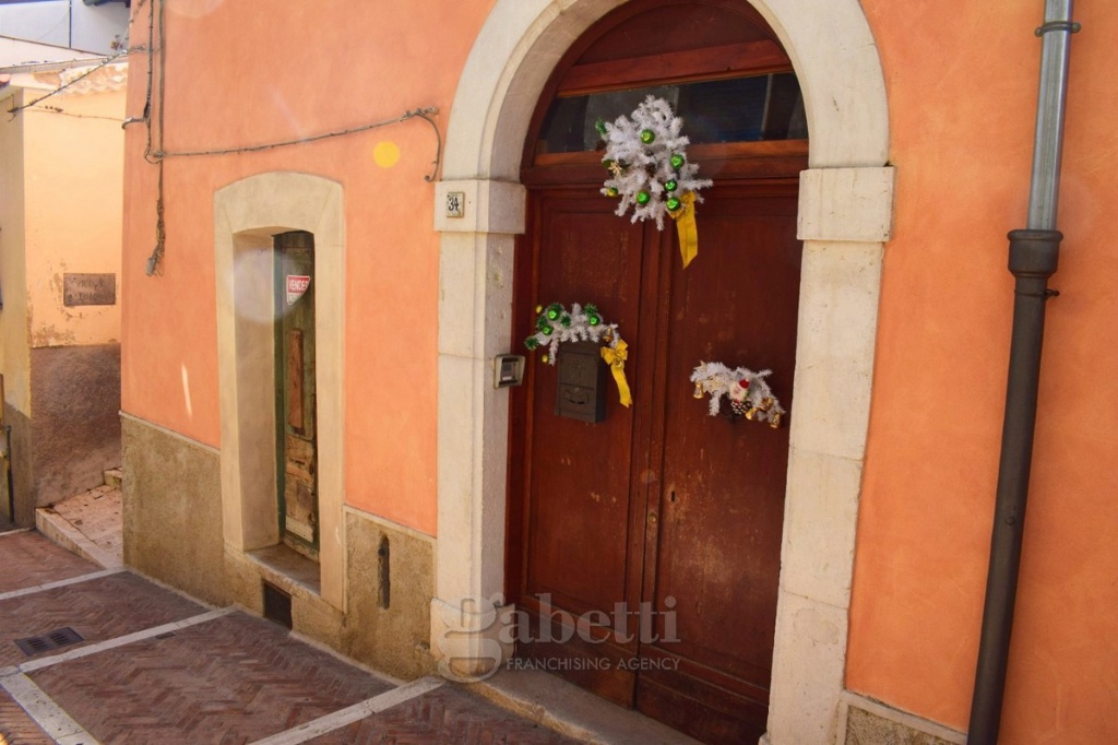 Trilocale in Salita Santa Maria Maggiore, Campobasso, 1 bagno, 65 m²