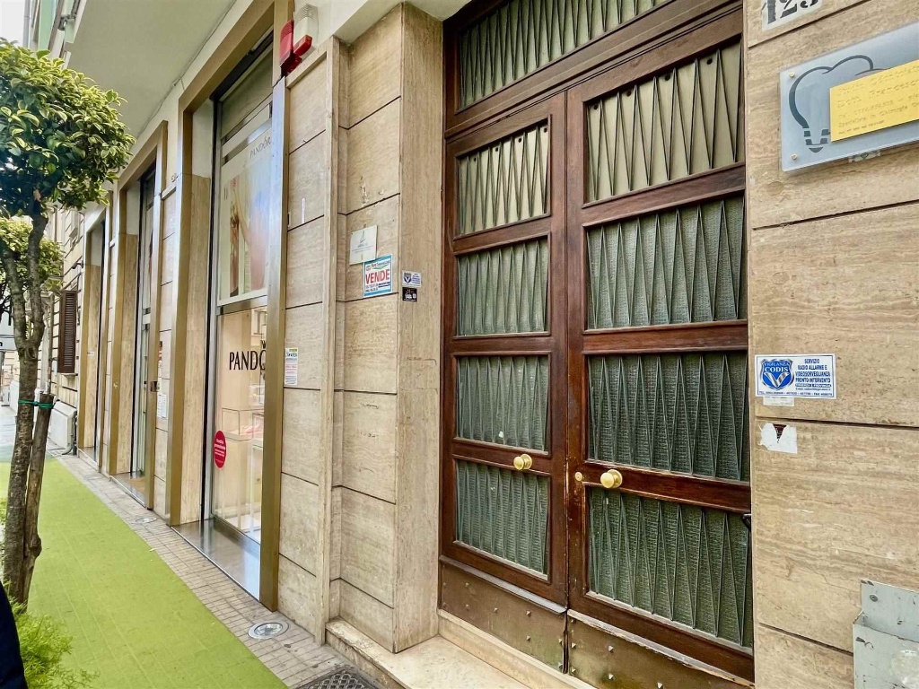 Quadrilocale a Cosenza, 1 bagno, 93 m², 4° piano, ascensore in vendita