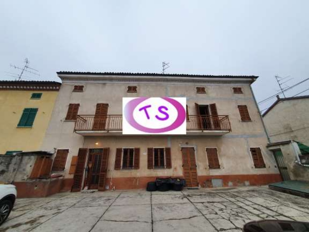 Casa indipendente in Vicolo Sant'Orsola 4, Mirabello Monferrato
