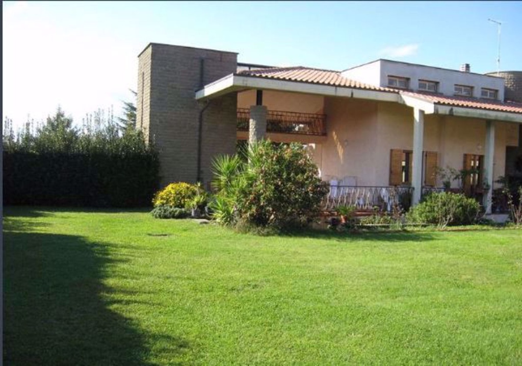 Villa in Via fra giovanni 0, Bracciano, 24 locali, 8 bagni, 600 m²