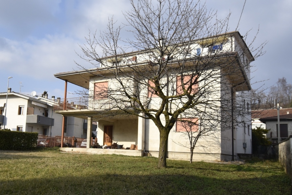 Villa in VIALE TRIESTE 20, Arzignano, 65 locali, 250 m² in vendita