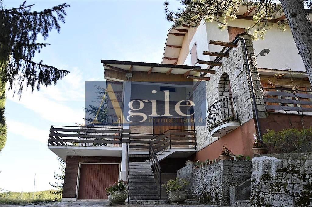 Villa in Strada Provinciale Colle San Marco, Ascoli Piceno, 10 locali