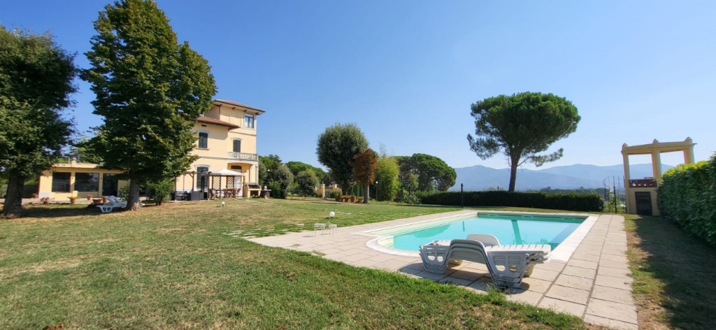 Villa a Monte San Savino, 10 locali, 5 bagni, giardino privato, 350 m²