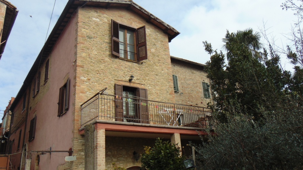 Terratetto - terracielo a Perugia, 6 locali, 2 bagni, giardino privato
