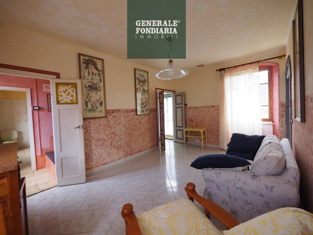 Casa indipendente a Calice al Cornoviglio, 8 locali, 4 bagni, arredato